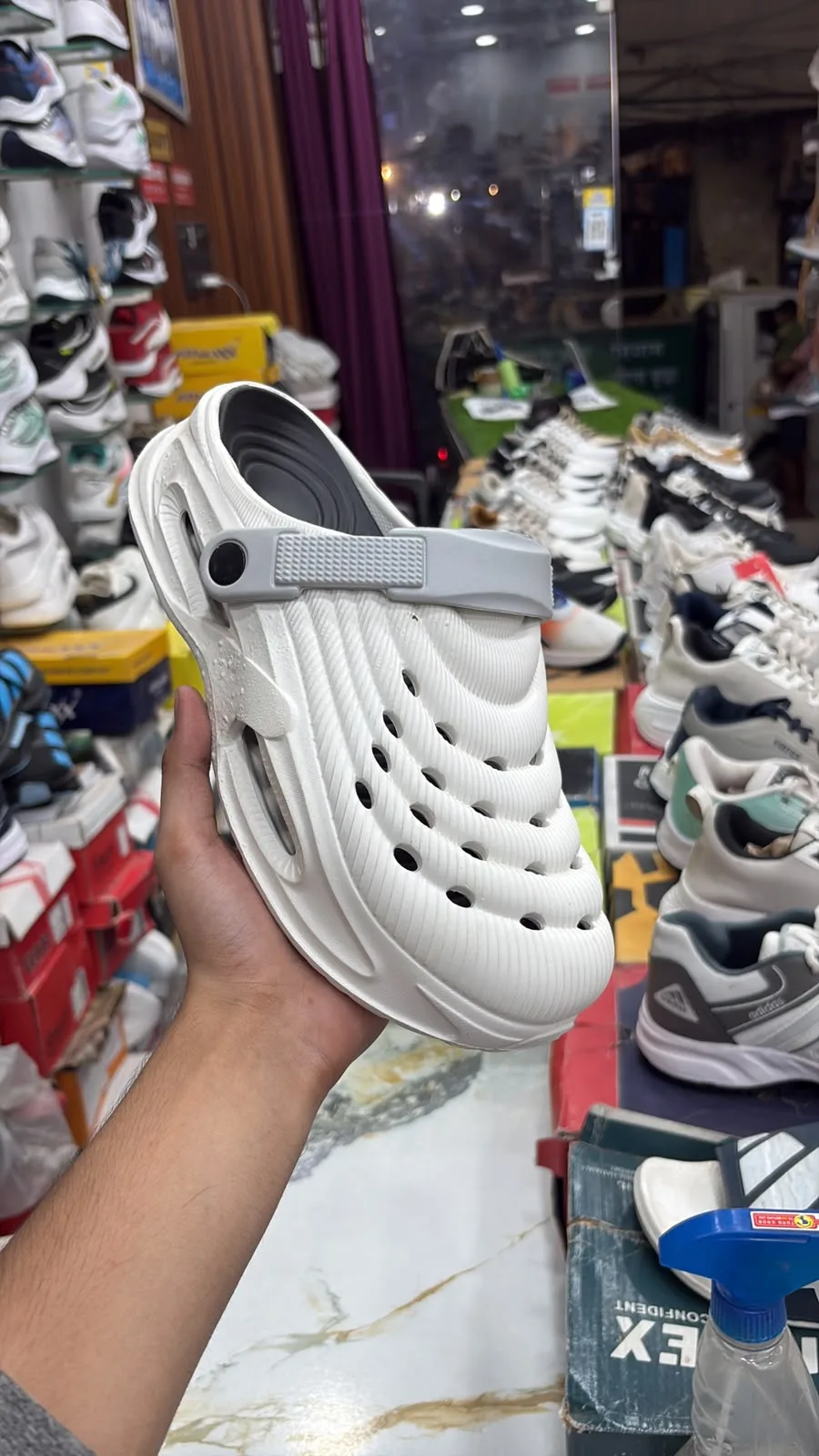 crocs